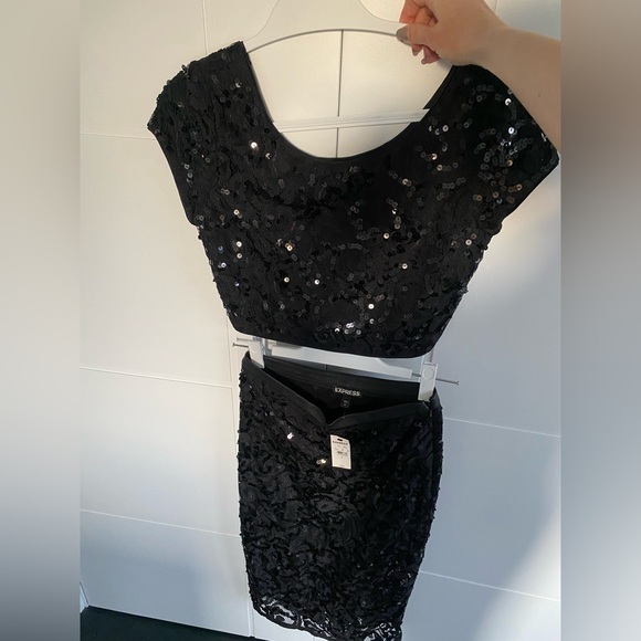 Brand new black sequin express two piece crop top & skirt size small and size 2 - Picture 1 of 3
